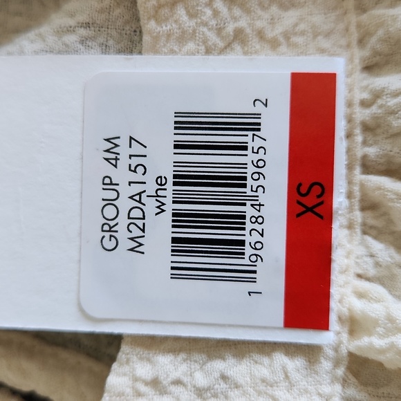 Calvin Klein, Woman's, Sz XS runs Big, light Yellow, NWT, Light Weight Blouse, - Picture 10 of 10